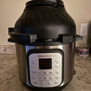 Instant Pot Duo Crisp Pressure Cooker - Black and Silver